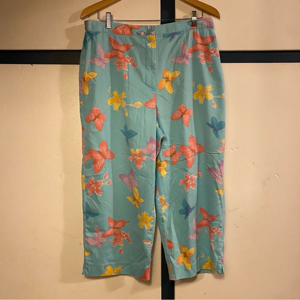 Alfred Dunner Cropped Pants Women’s Size 16 Butterfly Print Stretch